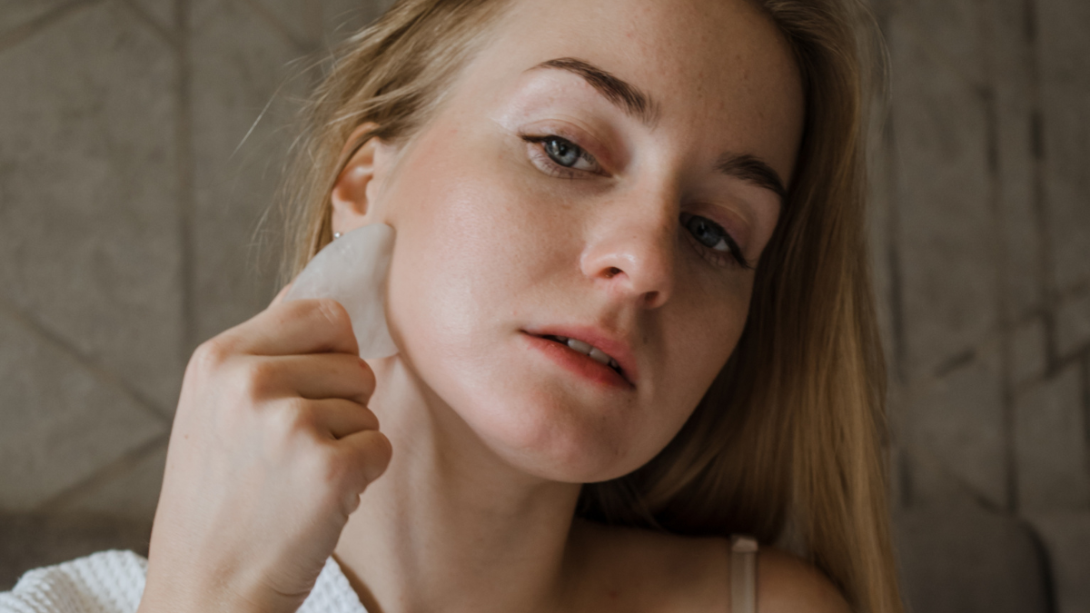 The Best Benefits Of Gua Sha For Your Skin. 4 Gua Sha